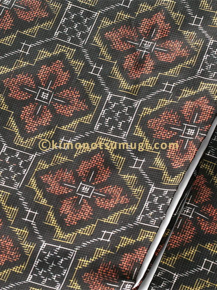 black,Kaba-iro,and dark yellowish green Ohshima tsumugi wa_007_02